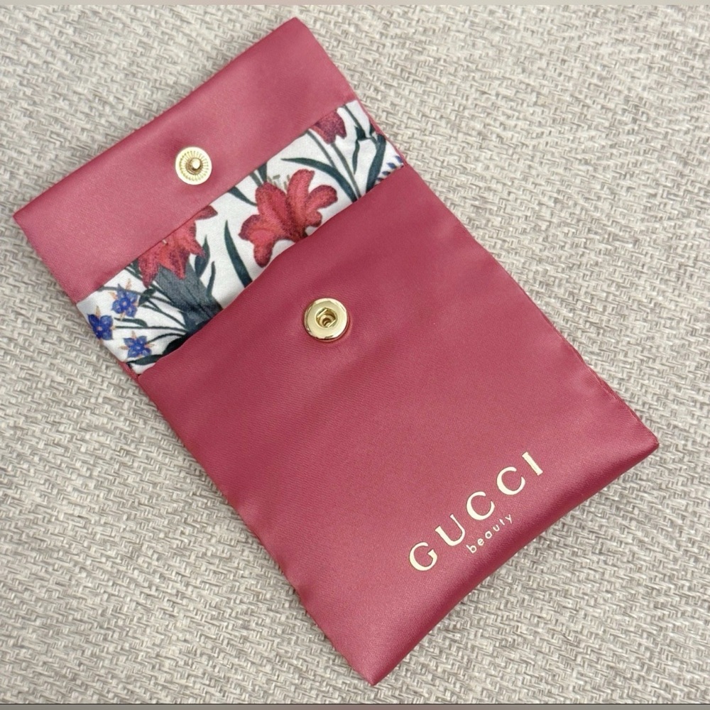 Gucci Beauty Floral Gold Compact Mirror with Beauty Promo Snap Gift Pouch - New! - Picture 5 of 8